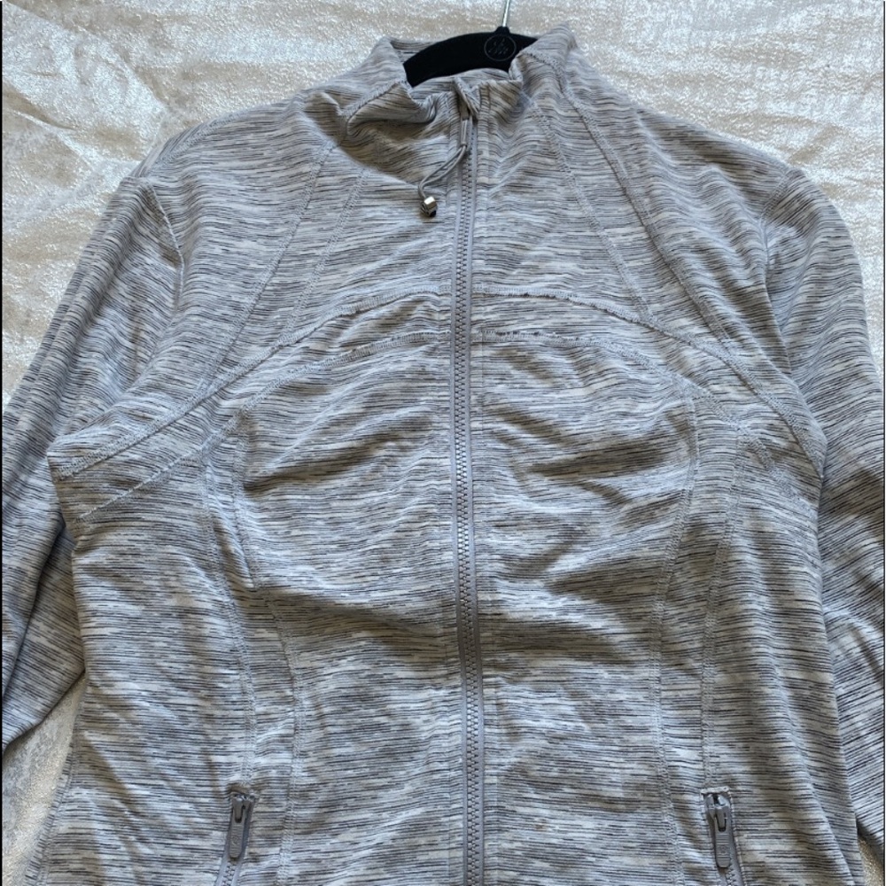 Define jacket , no rips